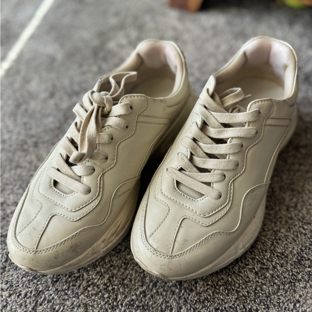 Gucci Women's Beige Sneakers